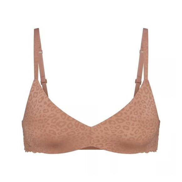 Skims Wireless Form Jacquard Push Up Plunge Bra
Sienna Micro Leopard Print 30C - Picture 1 of 9